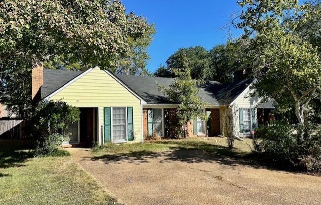 HALF OFF FIRST MONTH!! Very Nice 2 Bedroom and 1.5 Bath in North Jackson