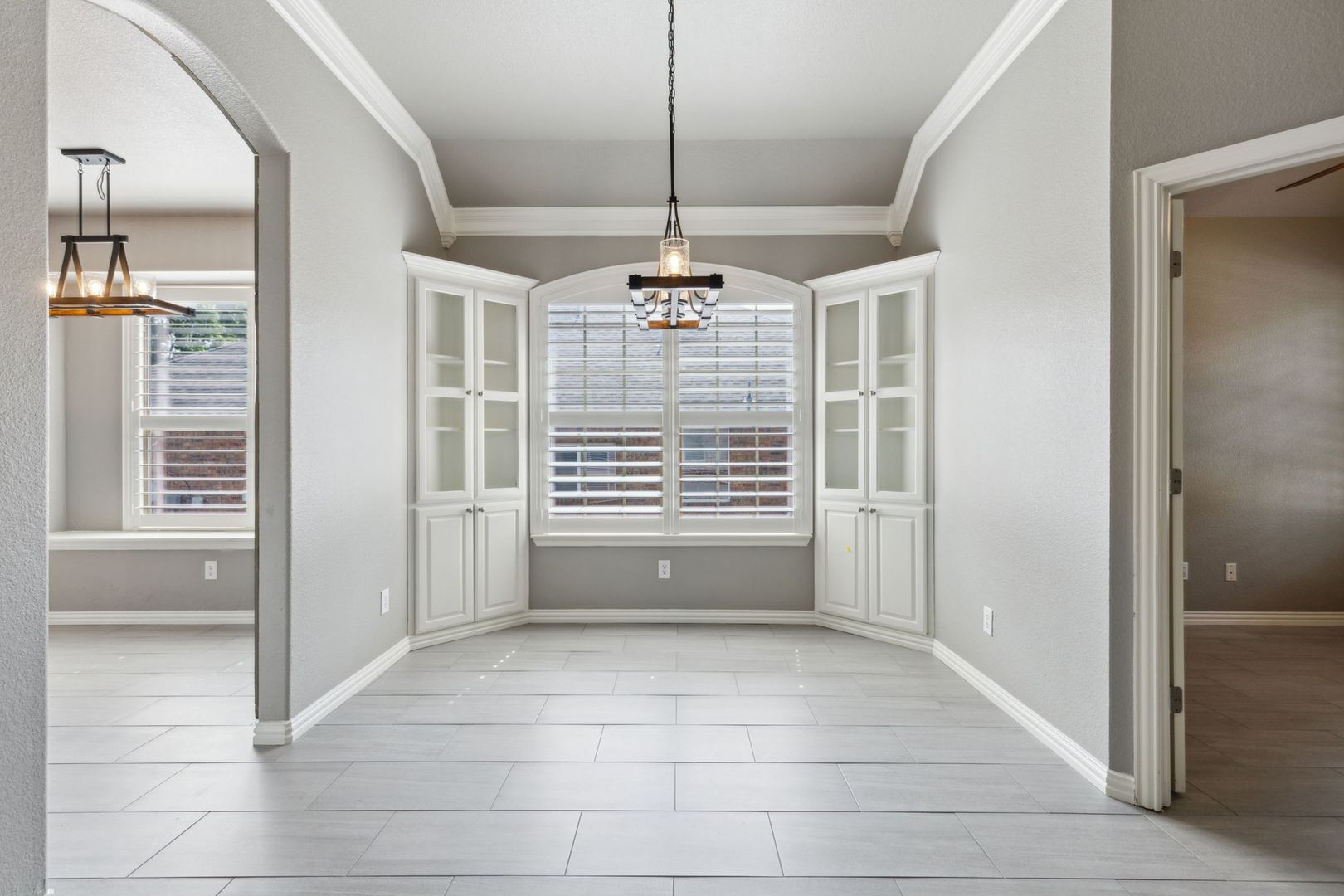 Elegant Living in Fountain Ridge – A Serene Retreat with Modern Convenience