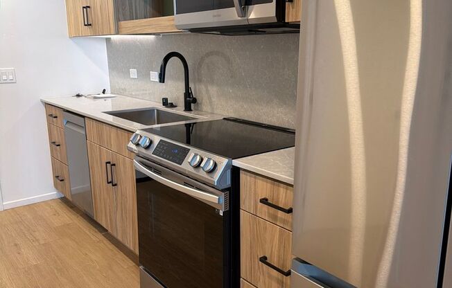 Studio, 1 bath, 464 sqft, $2,495, Unit 609