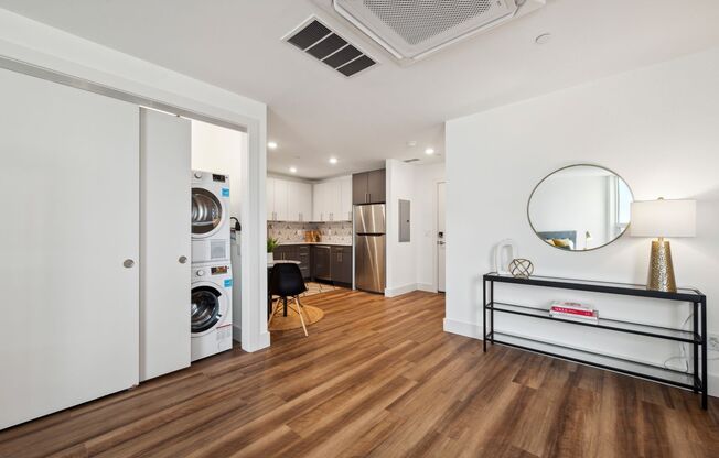 Studio, 1 bath, 529 sqft, $1,275, Unit 308