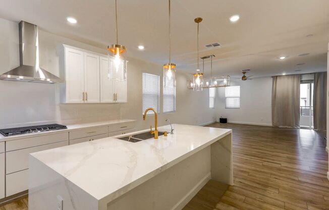 3 beds, 3.5 baths, $2,650
