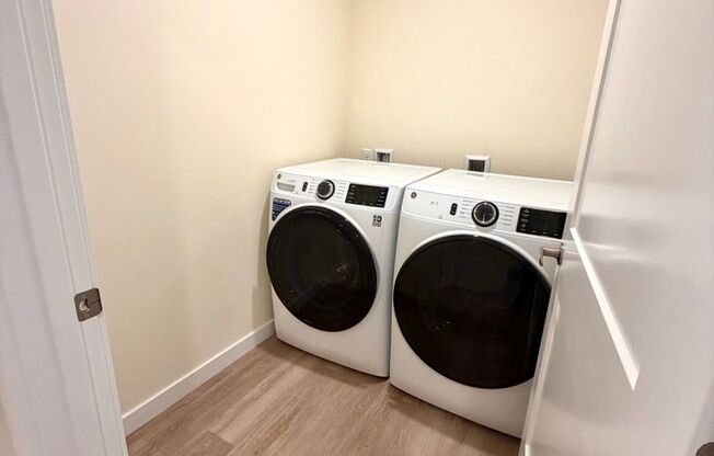 2 beds, 1 bath, $1,910, Unit C309