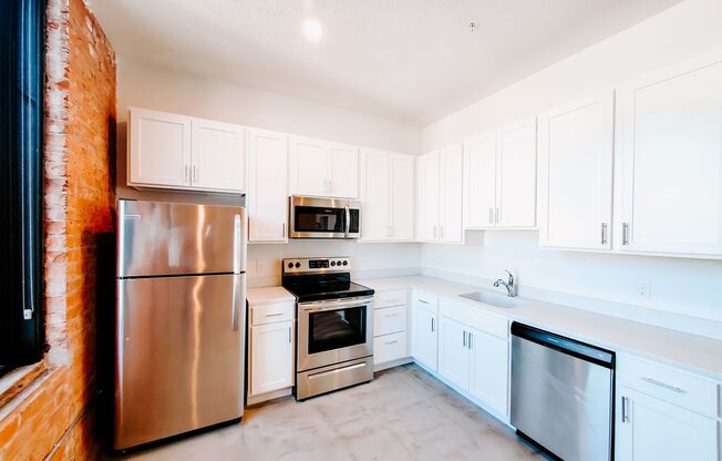 Studio, 1 bath, 475 sqft, $920, Unit B212