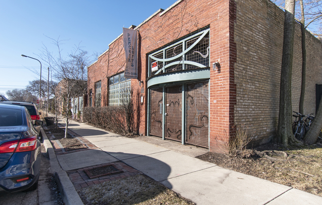 2144 ASHLAND AVE