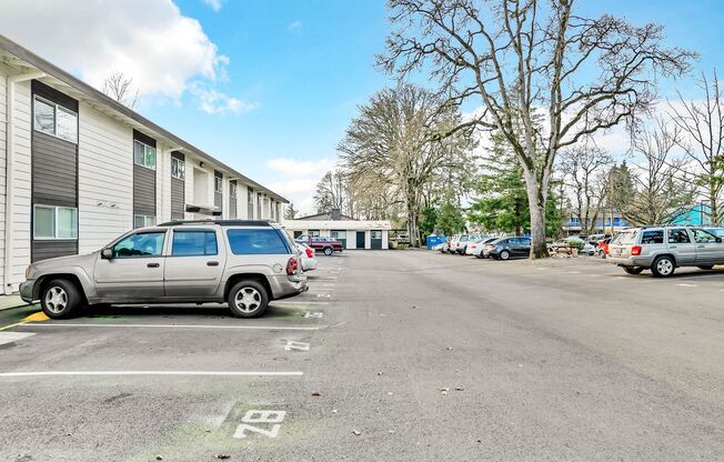 2 beds, 1 bath, 880 sqft, $1,395, Unit #1