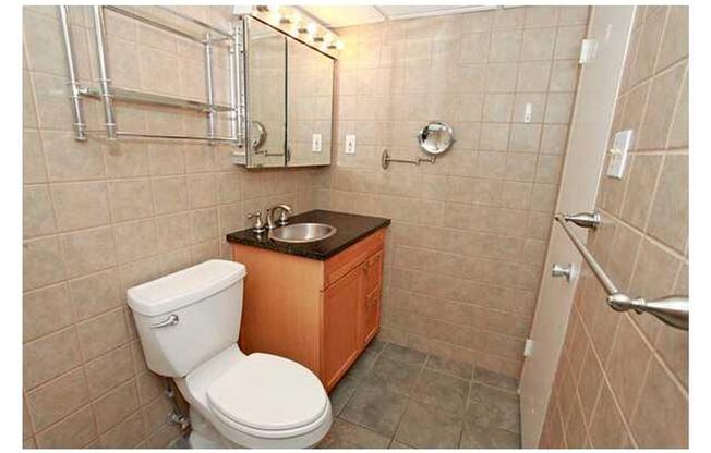 DOWNTOWN MID RISE - 1BD/1BA -  ALL BILLS PAID - GATED - RESERVED PARKING - $1395
