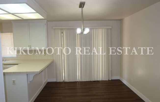 3 Bedrooms, 2 1/2 Baths Half-plex in the Pocket area