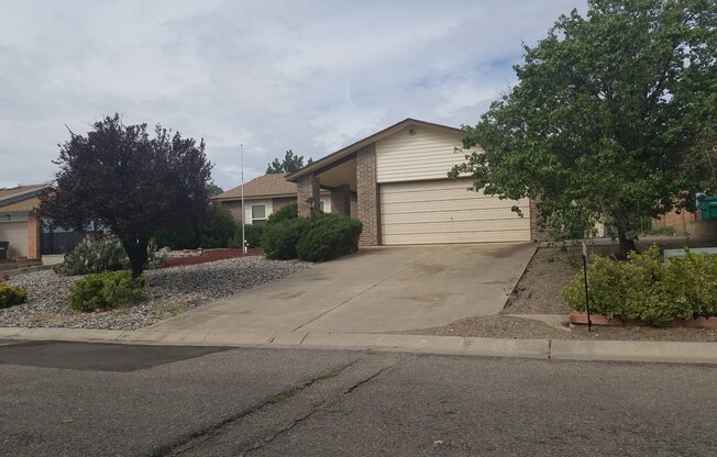 4 Bedroom Rio Rancho Home