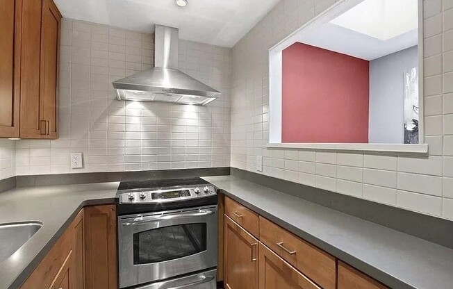 583 MASSACHUSETTS AVE