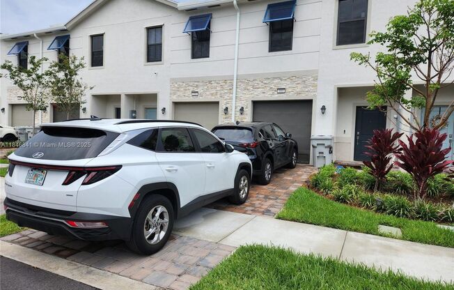 880 NW 3RD WAY #880 POMPANO BEACH, FL 33060