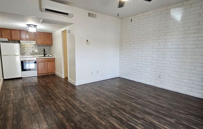 Hampton Court Apartments