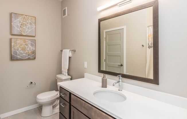 2 beds, 2 baths, 1,098 sqft, $1,630, Unit 422