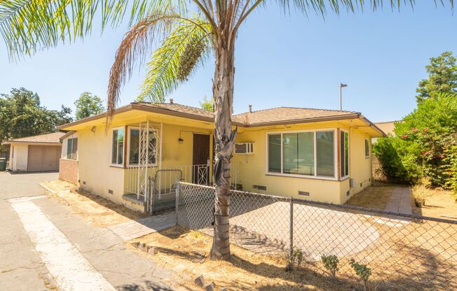 3BR/2BA - Single Family Home in El Cajon!