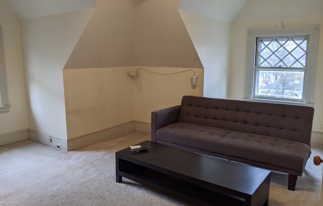 588 HURON AVE