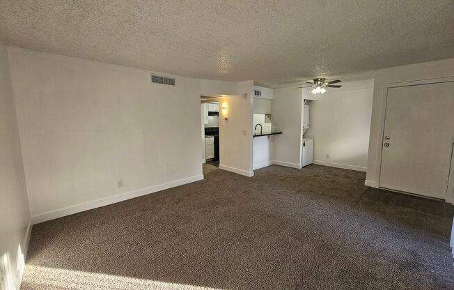 1 bed, 1 bath, 680 sqft, $1,250, Unit 323