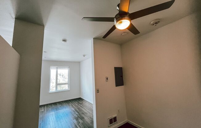 1 bed, 1 bath, 580 sqft, $1,495, Unit 409