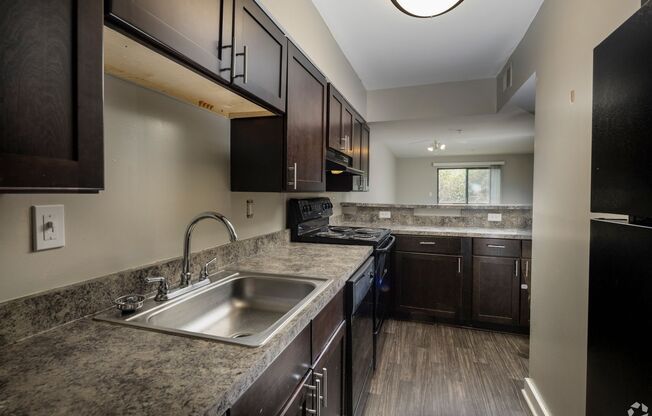 2 beds, 1.5 baths, 1,140 sqft, $1,100, Unit 607