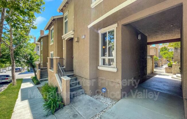 3157 REGENCY AVE