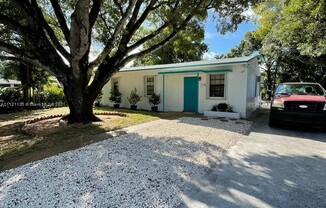1518 NW 12 ST