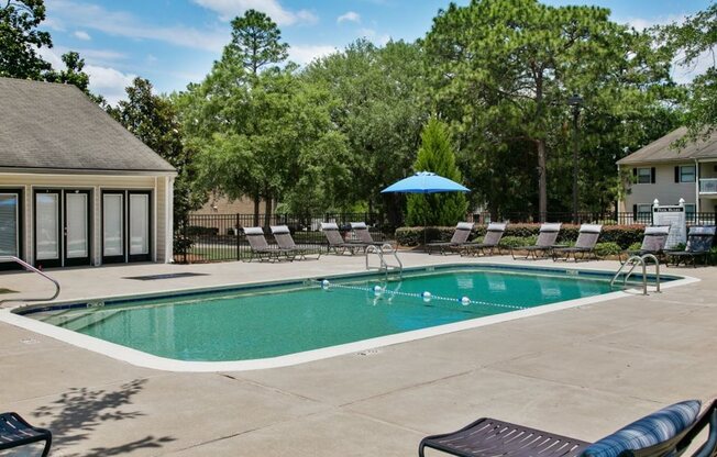 Swimming Pool With Relaxing Sundecks at Inverness Lakes Apartments, Mobile, Alabama