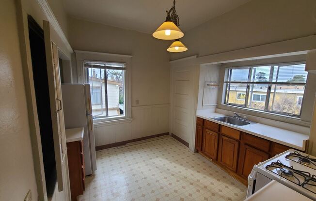 667 - 677 32nd St.
