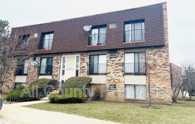 174 S WATERS EDGE DR