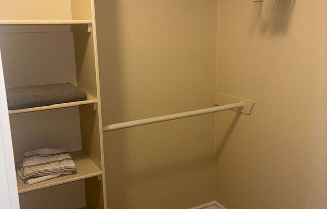2 beds, 2 baths, $2,195, Unit 213