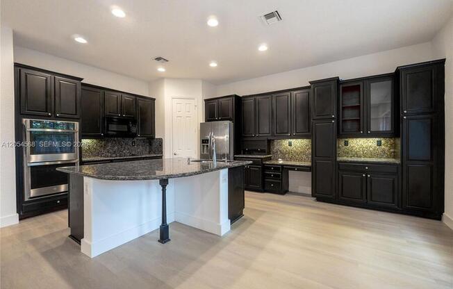11213 NW 71 TER