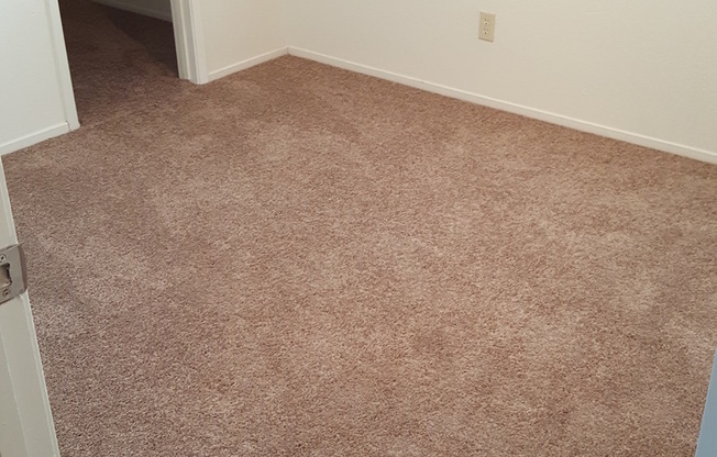 2 beds, 1 bath, 969 sqft, $1,565, Unit 121
