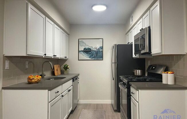 2 beds, 1 bath, 900 sqft, $1,499, Unit LAW7-101