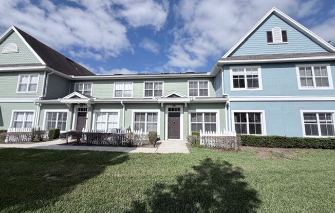 3 bed 2 bath Townhome in Resort Style Community Near The Loop
