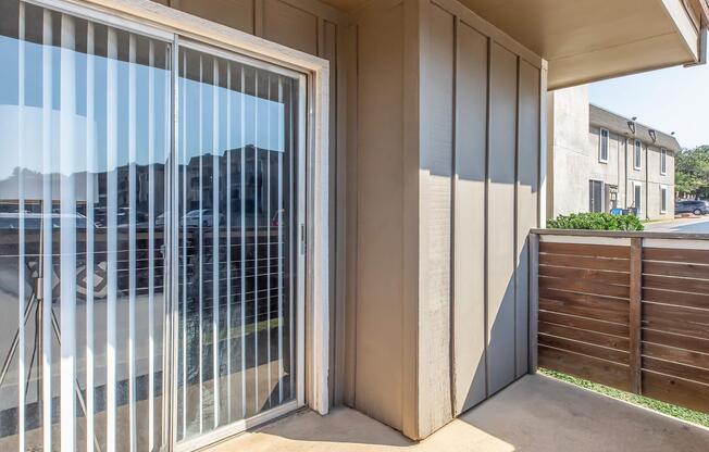 1 bed, 1 bath, 668 sqft, $975