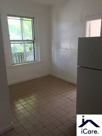 8 ADELLA PL