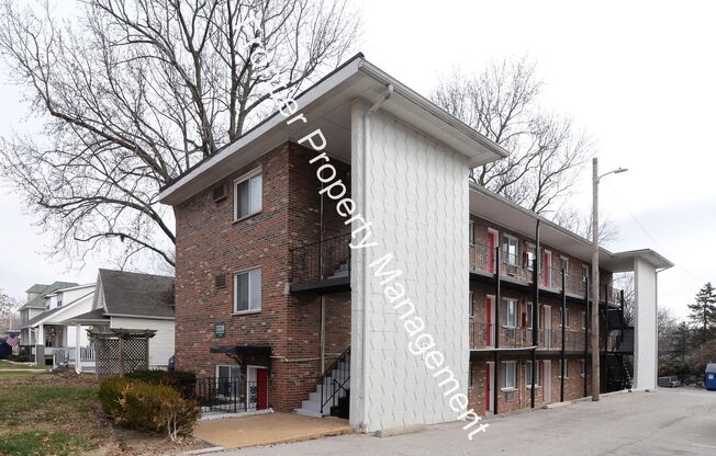 1 bed, 1 bath, $835, Unit 3320 Greenwood Blvd #04