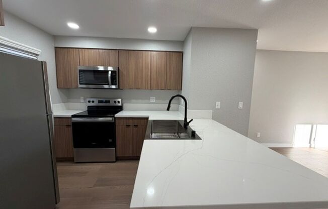 1 bed, 1 bath, 495 sqft, $2,405, Unit F-222