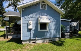 3 beds, 1 bath, $1,000