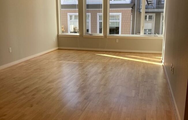 Harbor Square Condominium