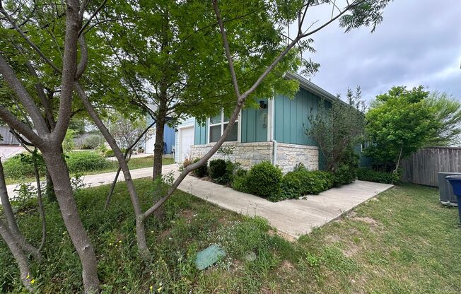 Well-Maintained, Single Story 2 Bedrooms 2 Baths Home for Rent in South Austin, nearby I35 and E Slaughter Ln.