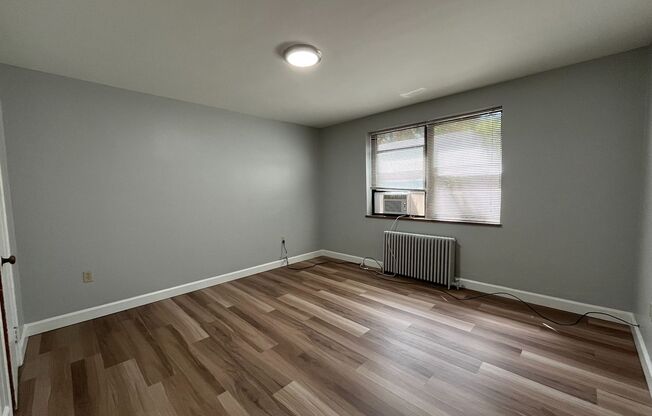 2 beds, 1 bath, 800 sqft, $1,960, Unit 6230 Fifth Ave. #123E