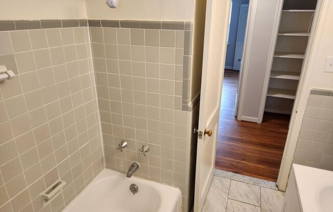 2 beds, 1 bath, 897 sqft, $2,335, Unit E-03