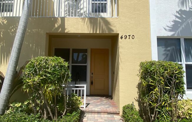 3 beds, 2.5 baths, $3,900