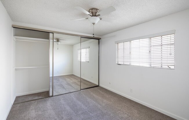 Beautiful & Spacious Top Floor Unit in Normal Heights with Parking