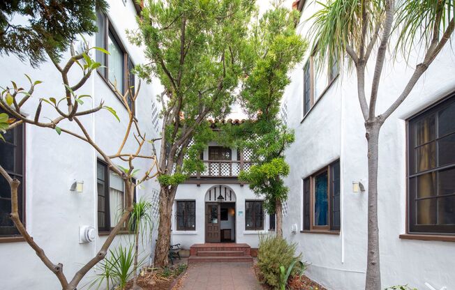 La Morada Apartments
