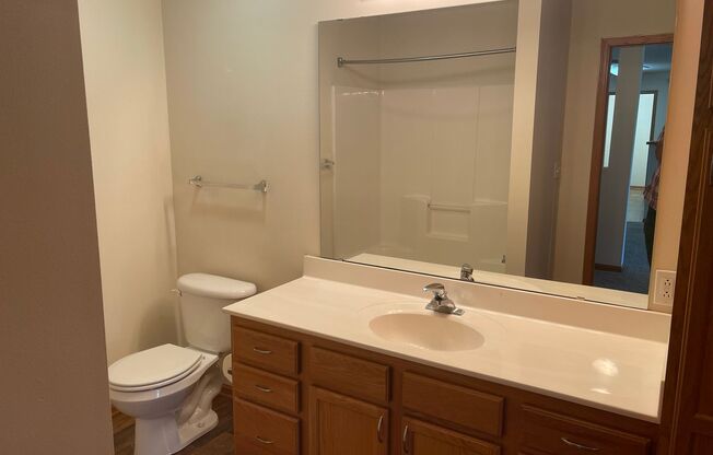 2 beds, 1 bath, 1,153 sqft, $1,610, Unit 931-305