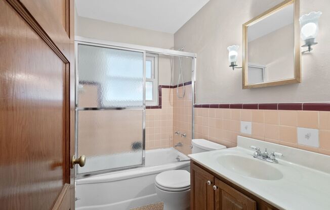 2 beds, 1 bath, $1,595