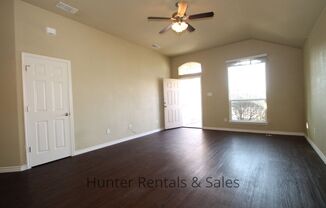 3 beds, 3 baths, $1,300, Unit Unit A