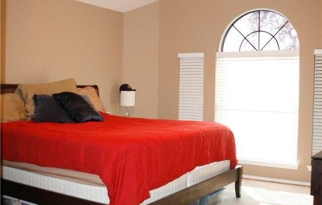 Beautiful 1 story, open floor plan with 4 Bedroom and 2 bath in Bozman Farm