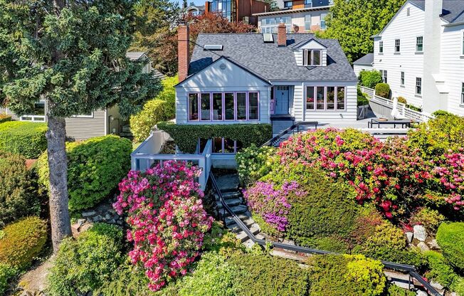 4bd/3ba Seattle Home