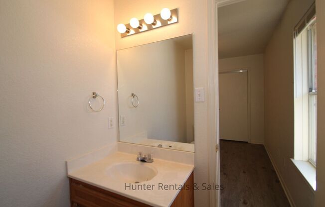 2 beds, 2 baths, $1,025, Unit Unit A