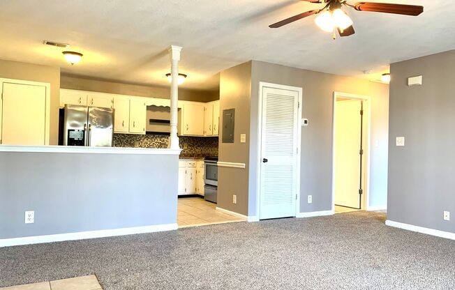 2 beds, 1 bath, $995